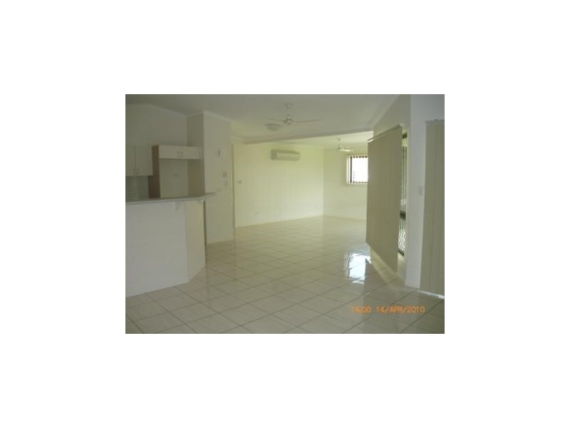 Bushland Beach QLD 4818