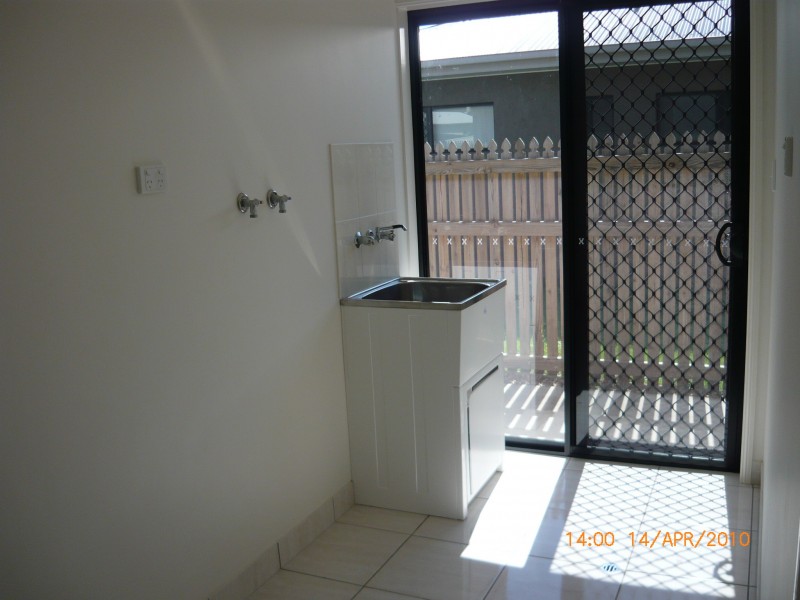 Bushland Beach QLD 4818