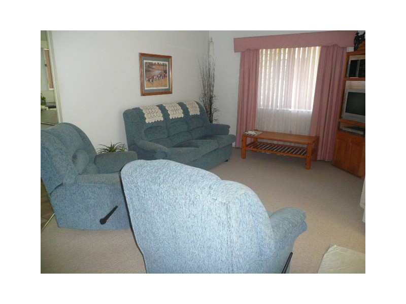 8 Bryant Street, Cranbrook QLD 4814