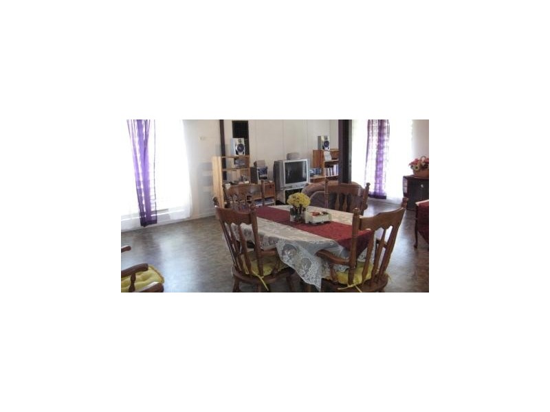 28 Coral Street, Saunders Beach QLD 4818