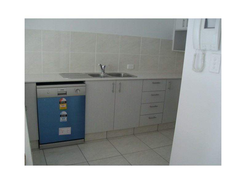 West End QLD 4810