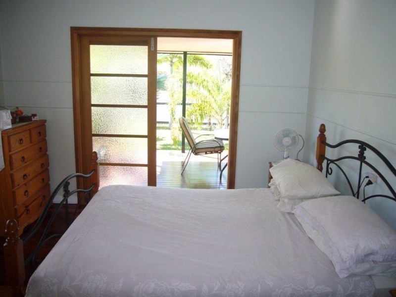 40 Henry Street, West End QLD 4810