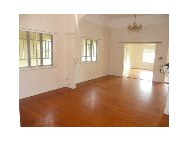 18 Kennilworth Ave, Hyde Park QLD 4812