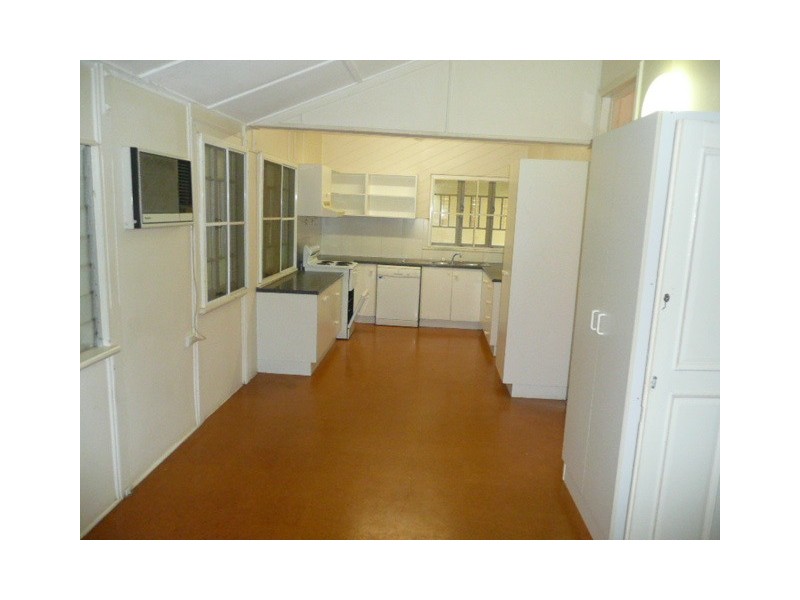 18 Kennilworth Ave, Hyde Park QLD 4812