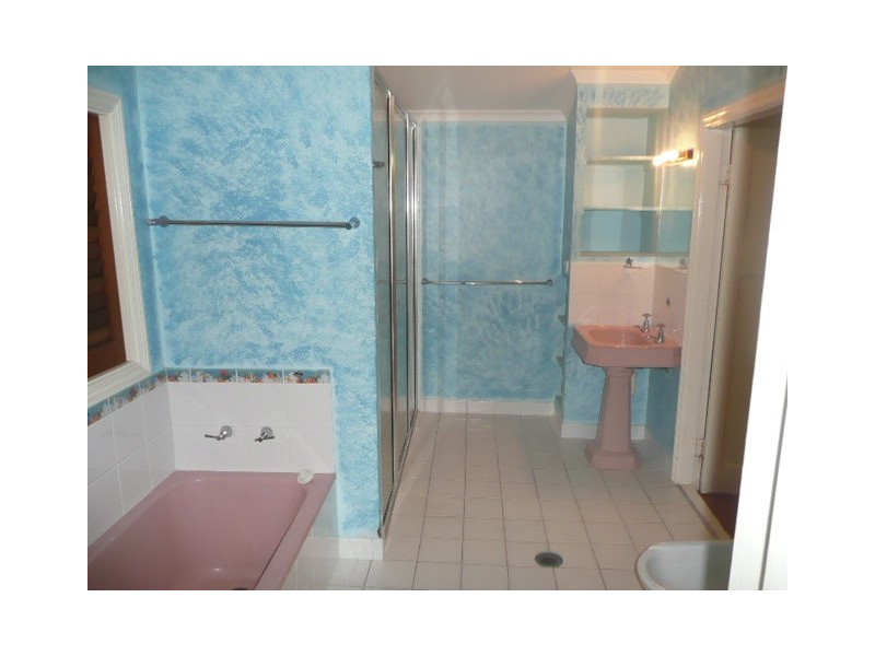 18 Kennilworth Ave, Hyde Park QLD 4812