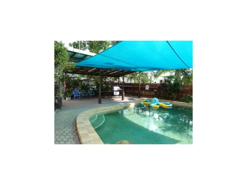 60 Grosvenor Street, Pimlico QLD 4812