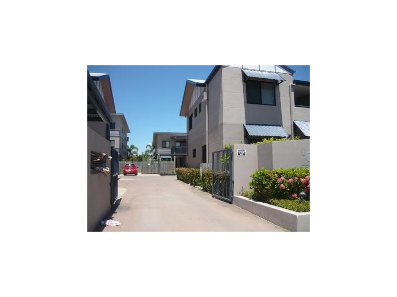 Pimlico QLD 4812