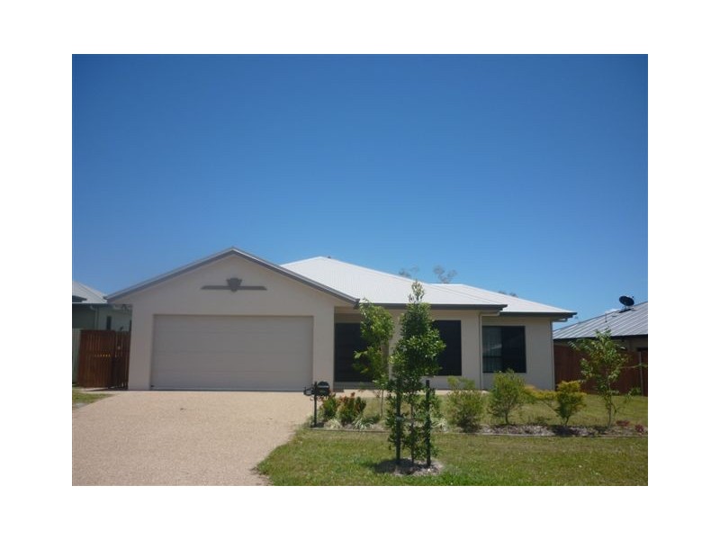Bushland Beach QLD 4818