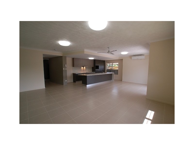 West End QLD 4810