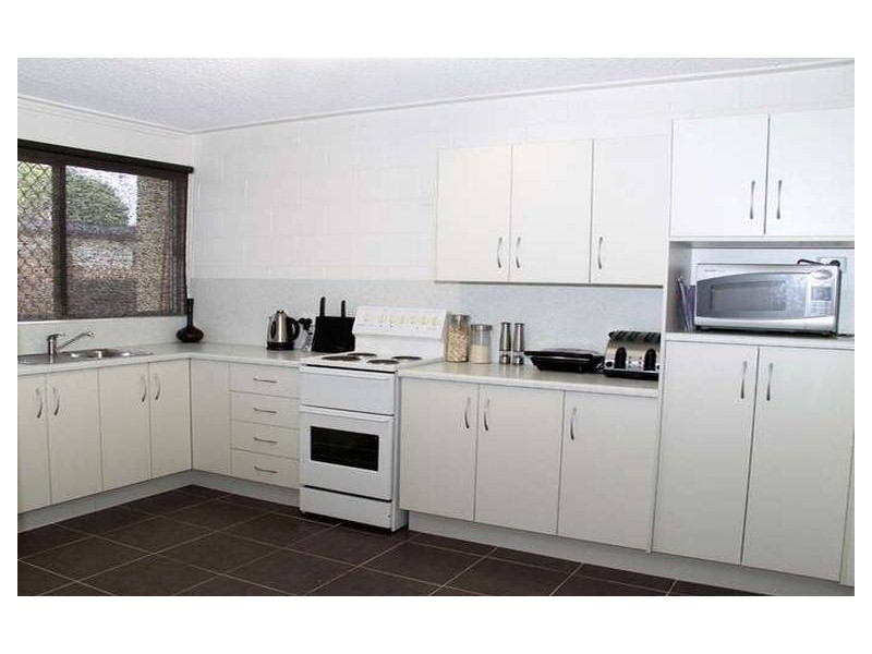 West End QLD 4810