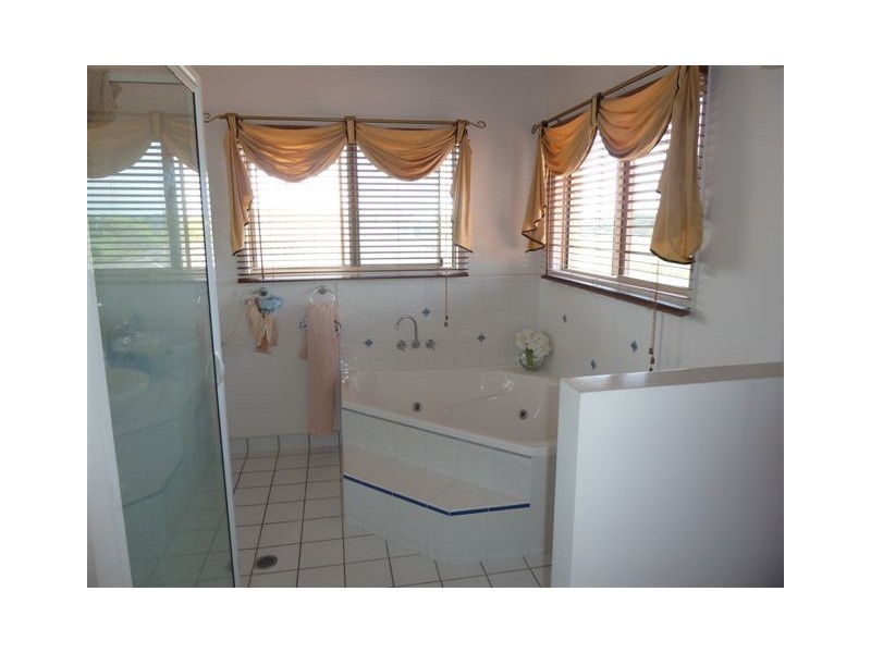 186 RIVERPARK DRIVE, Annandale QLD 4814