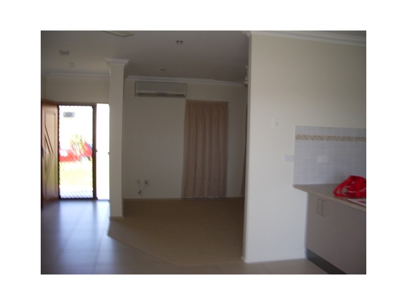 Bushland Beach QLD 4818