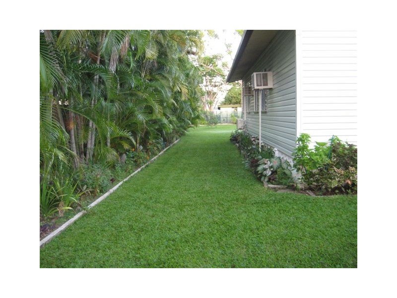 17 Illoura St, Cranbrook QLD 4814