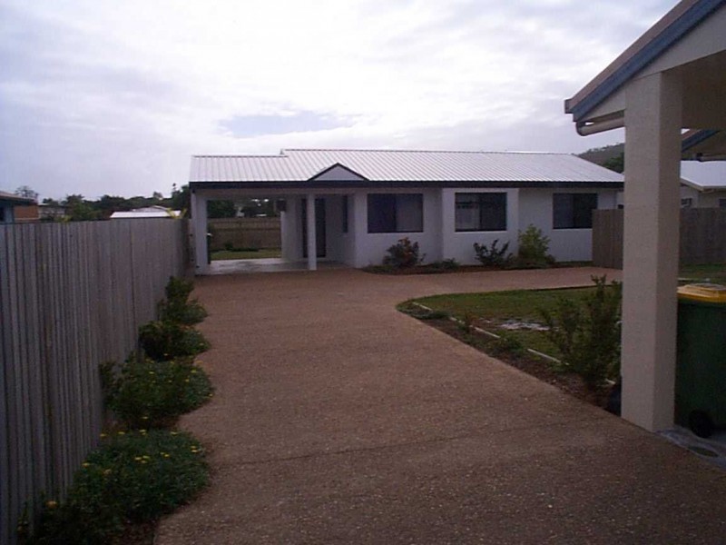 West End QLD 4810