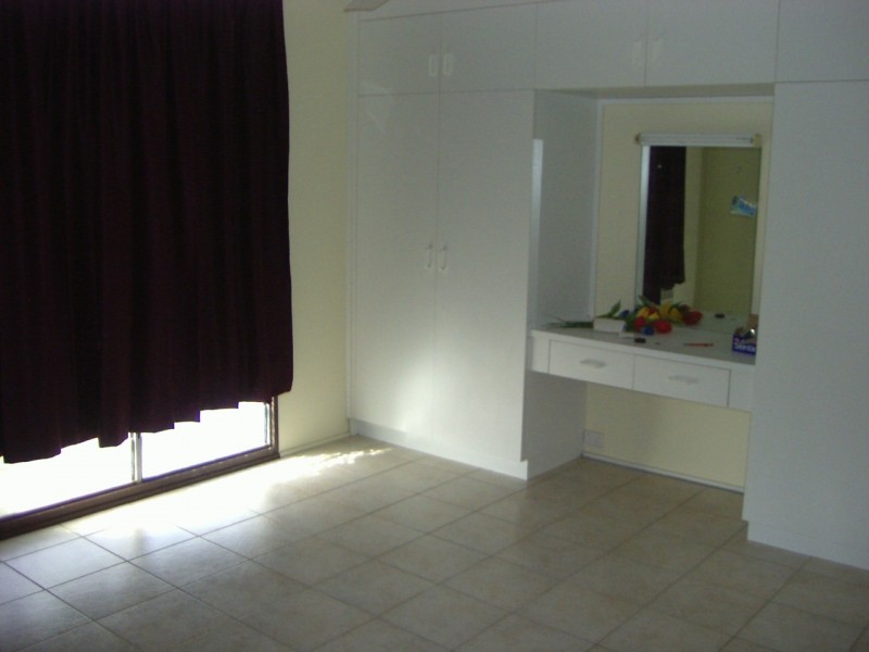 Pimlico QLD 4812