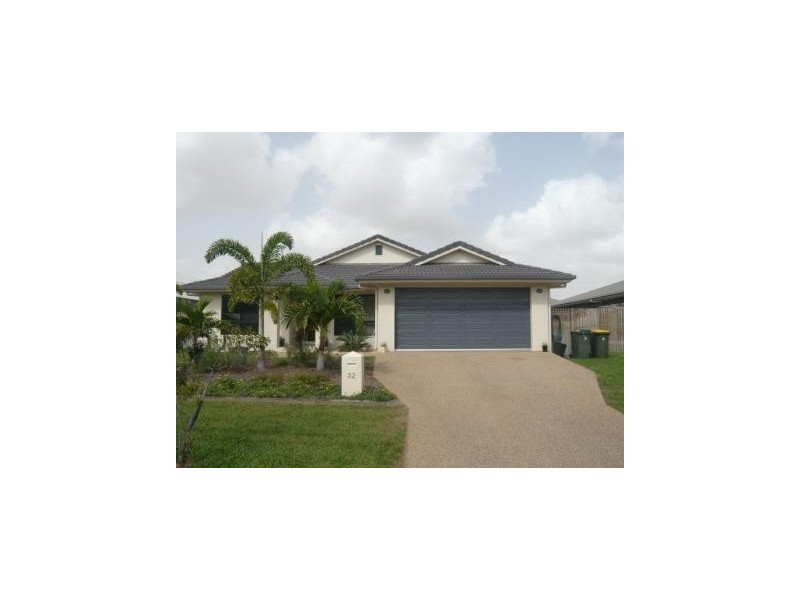 Bushland Beach QLD 4818