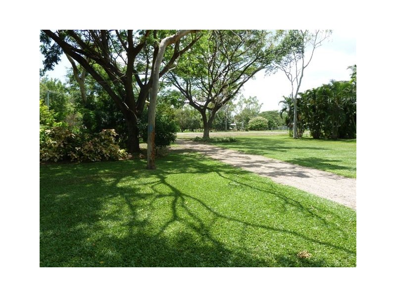 19 Bernborough Crt, Kelso QLD 4815