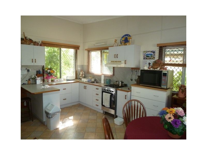 27 Kelso Street, Aitkenvale QLD 4814