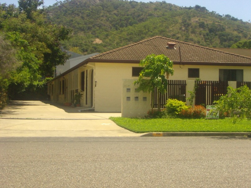 4/105 Livingstone Street, West End QLD 4810