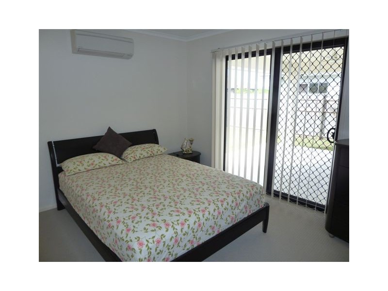 27 Waterfront Pde, Idalia QLD 4811