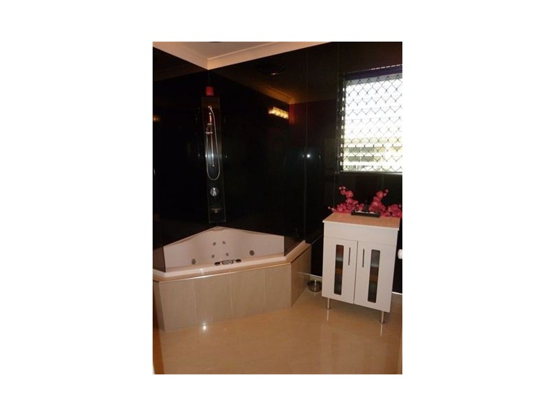 1/44 Grosvenor Street, Pimlico QLD 4812