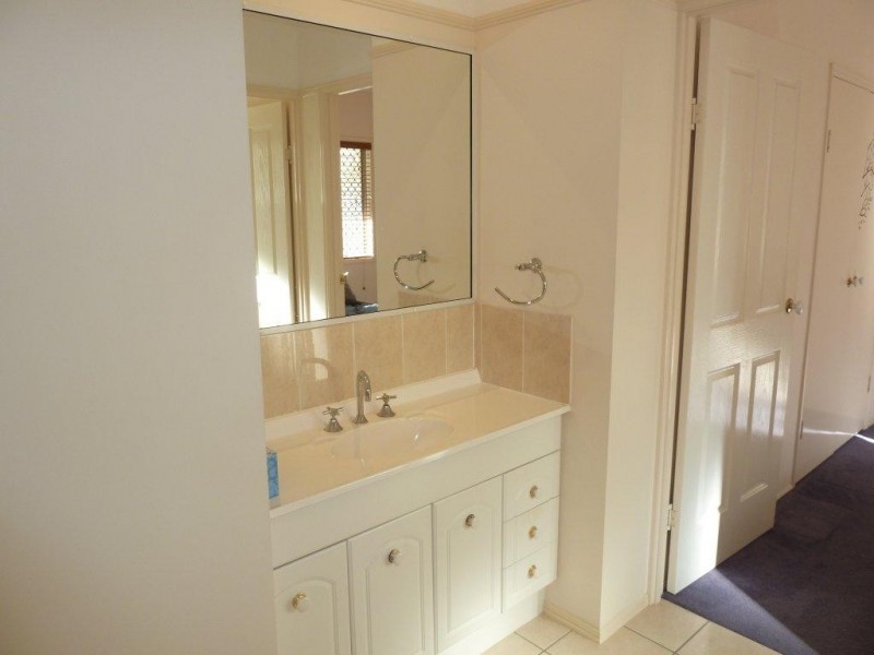 4 Brinkley Court, Mount Louisa QLD 4814