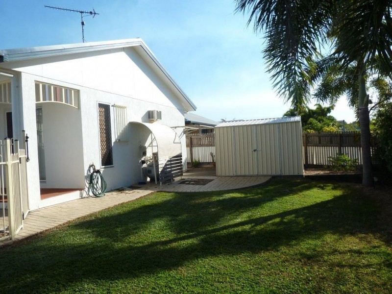 4 Brinkley Court, Mount Louisa QLD 4814