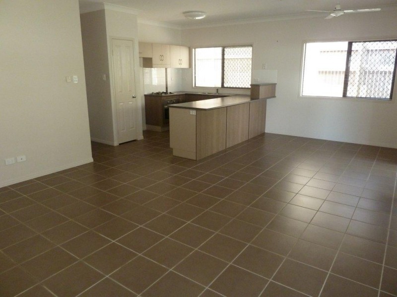 32 Paddington Tce, Douglas QLD 4814