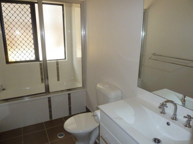 32 Paddington Tce, Douglas QLD 4814