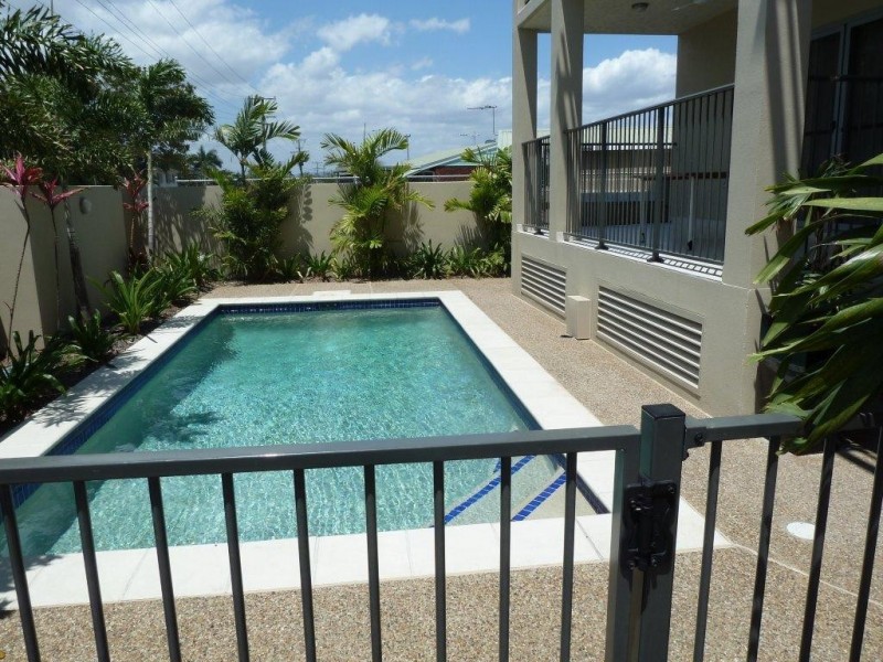 8/13 Albert Street, Cranbrook QLD 4814