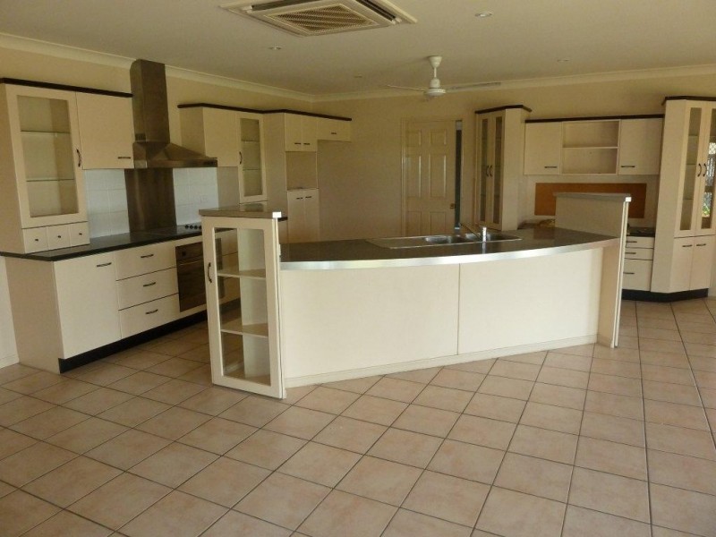 55 Martinez Ave, West End QLD 4810