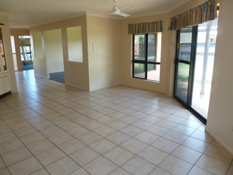 55 Martinez Ave, West End QLD 4810