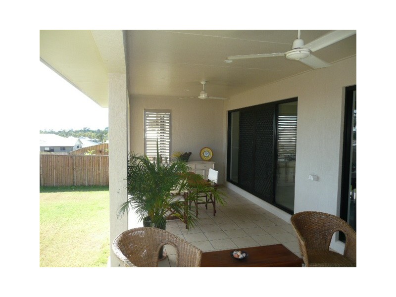 22 Helvellyn Street, Bushland Beach QLD 4818