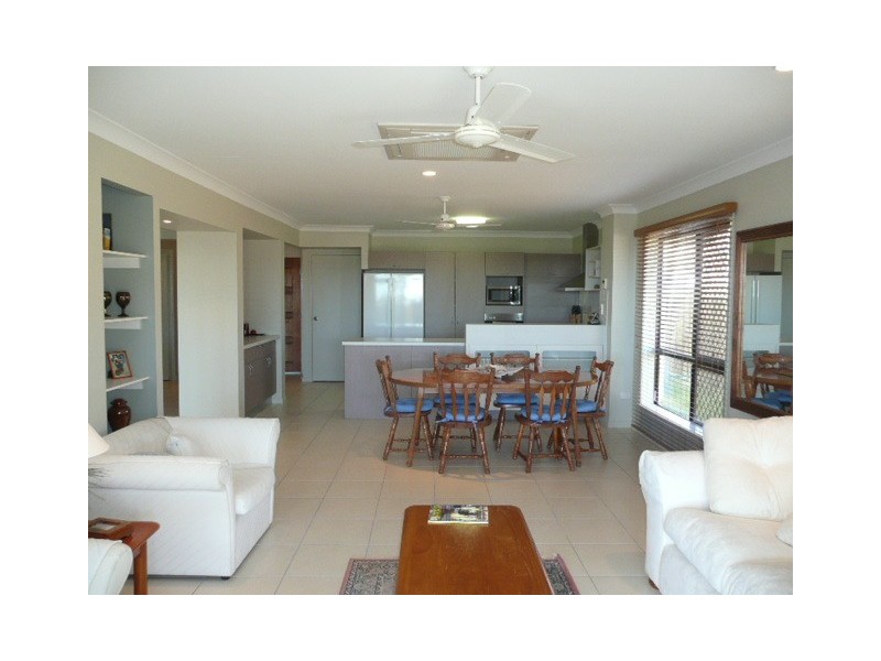 22 Helvellyn Street, Bushland Beach QLD 4818