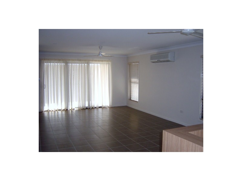 19 Laurie Mottie Parade, Kirwan QLD 4817