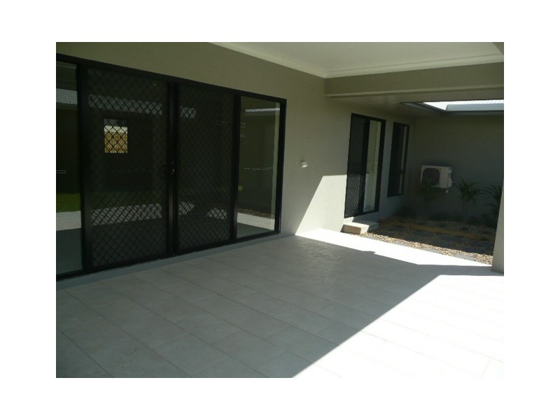 26 Parklands Drive, Mount Louisa QLD 4814