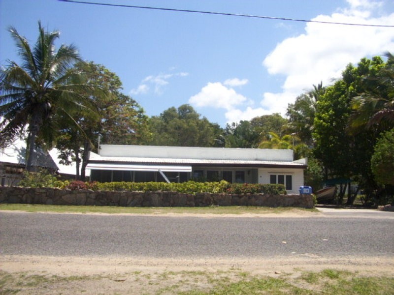 10 The Esplanade, Magnetic Island QLD 4819