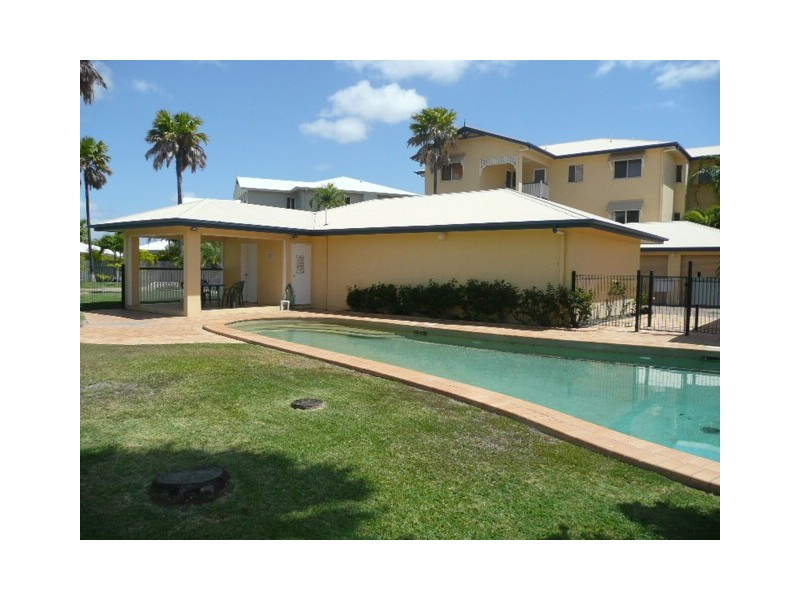2/24 Martinez Avenue, West End QLD 4810