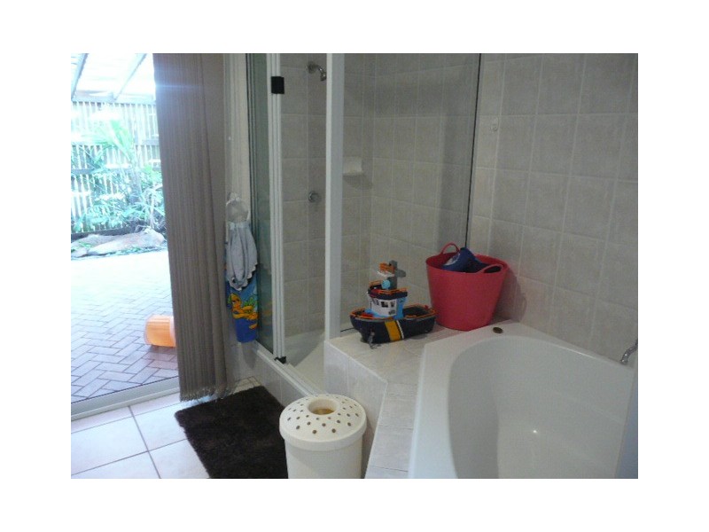 5 Logan Street, Douglas QLD 4814