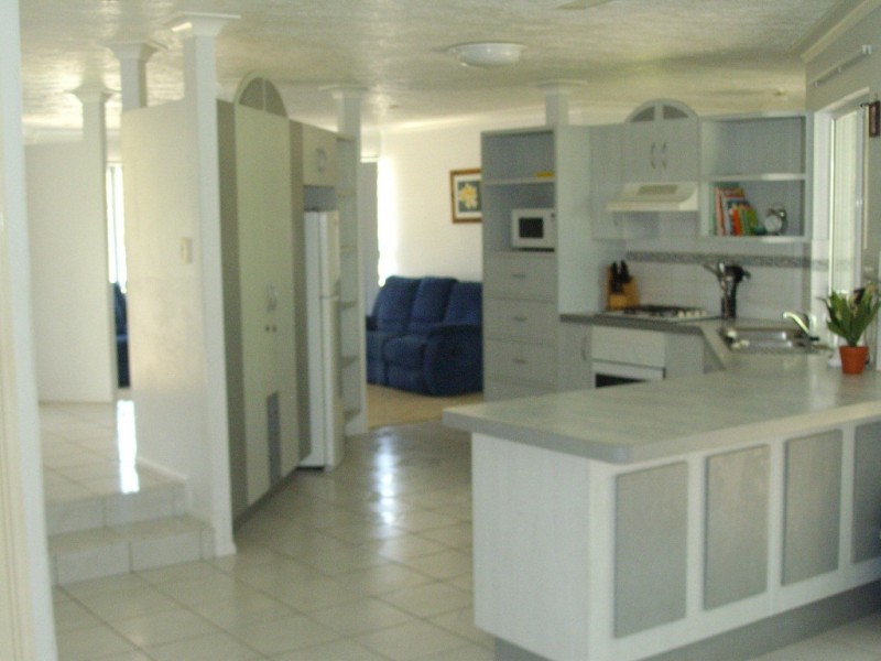 2 Santa Lucia Drive, Mount Louisa QLD 4814