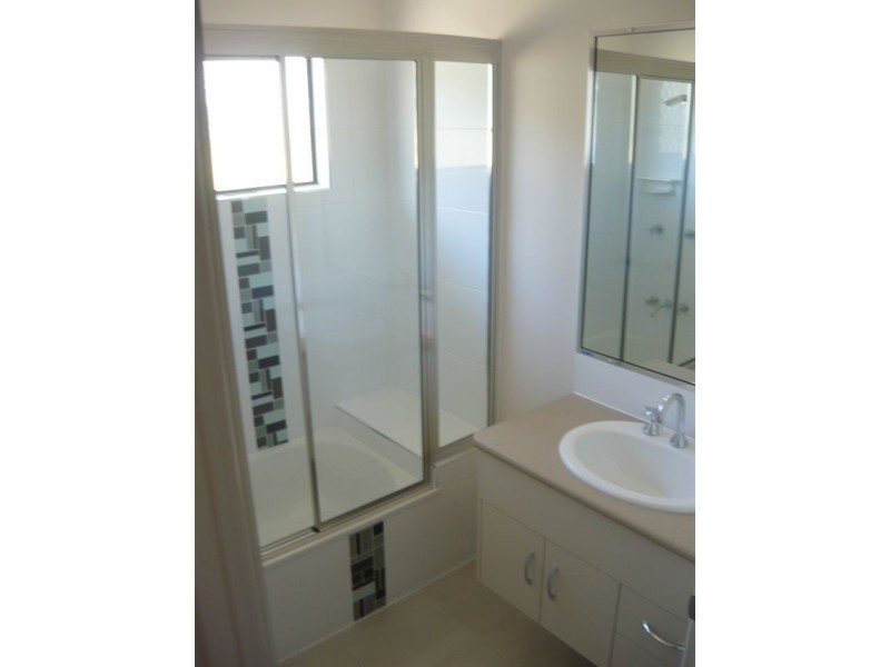 Bushland Beach QLD 4818