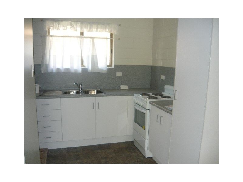 West End QLD 4810