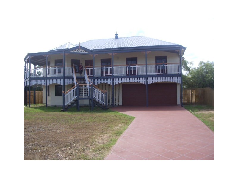 Bushland Beach QLD 4818