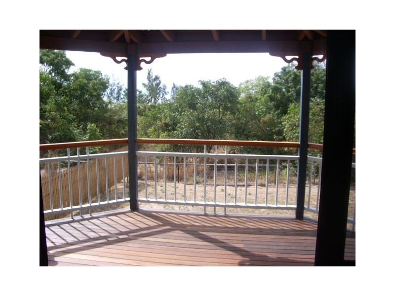 Bushland Beach QLD 4818