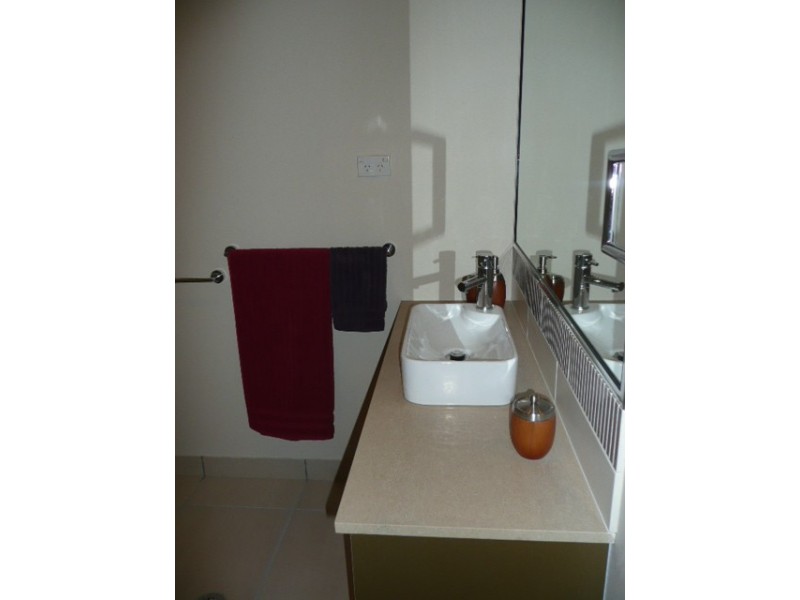 Bushland Beach QLD 4818