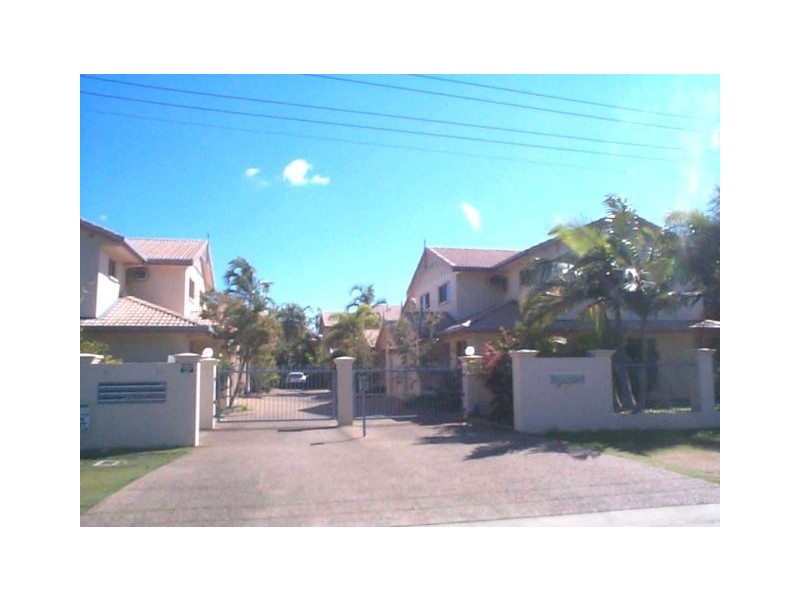 West End QLD 4810