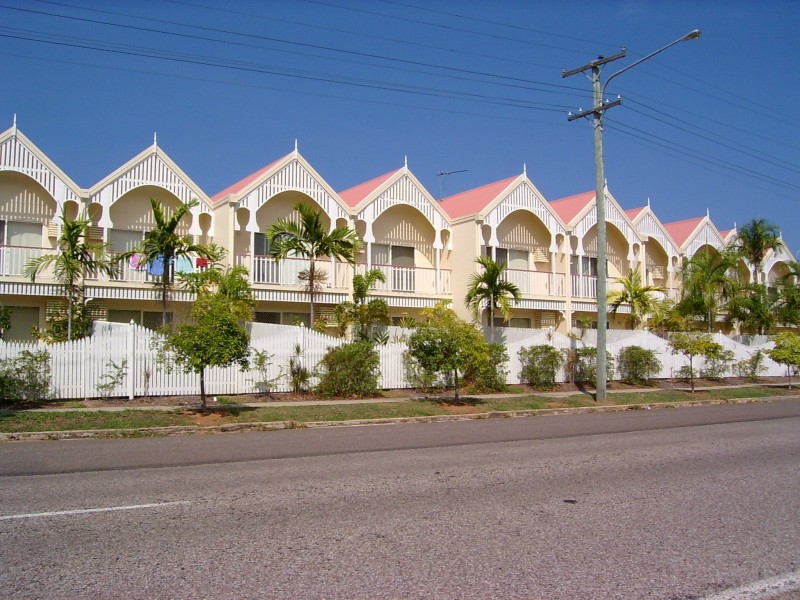 West End QLD 4810