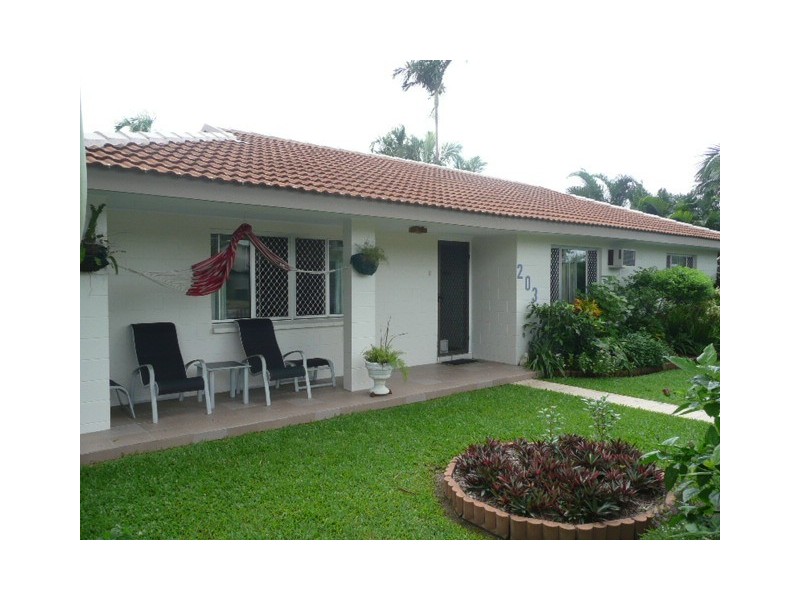 203 Pinnacle Drive, Rasmussen QLD 4815