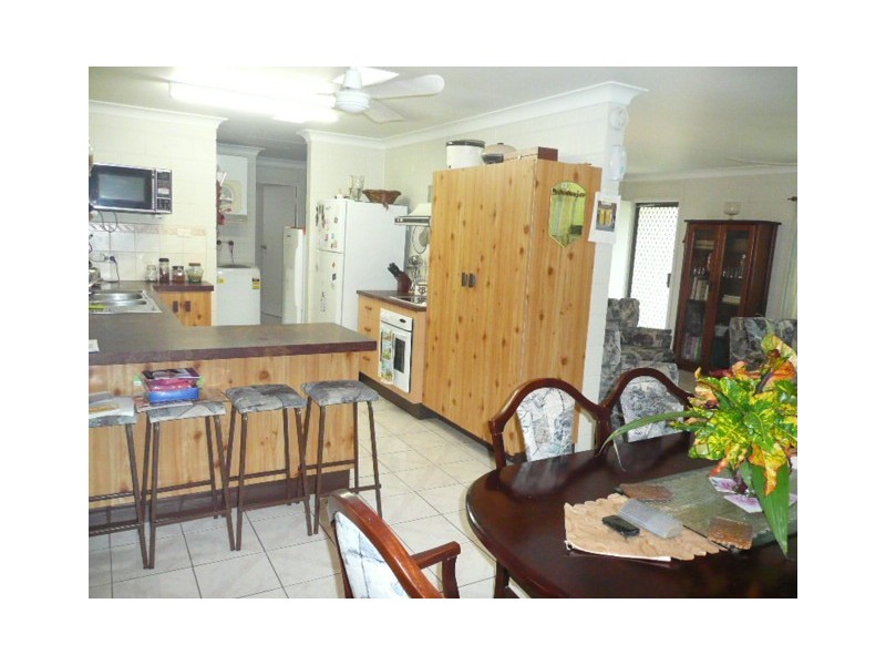 203 Pinnacle Drive, Rasmussen QLD 4815