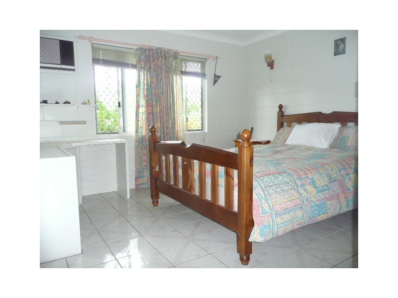 203 Pinnacle Drive, Rasmussen QLD 4815